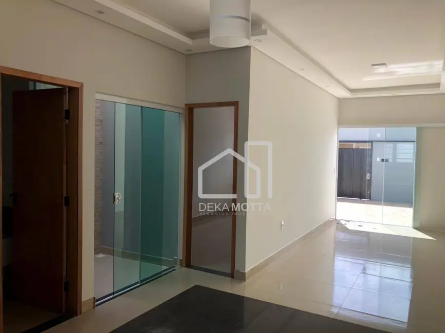 Foto 2 de Casa com 2 quartos à venda, 125m2 em Uberlandia - MG