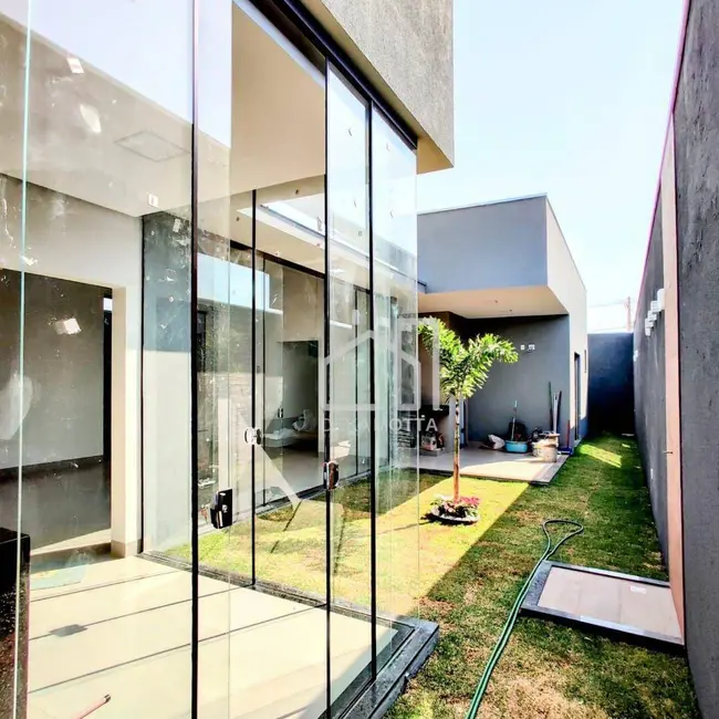 Foto 2 de Casa de Condomínio com 3 quartos à venda, 250m2 em Minas Gerais, Uberlandia - MG