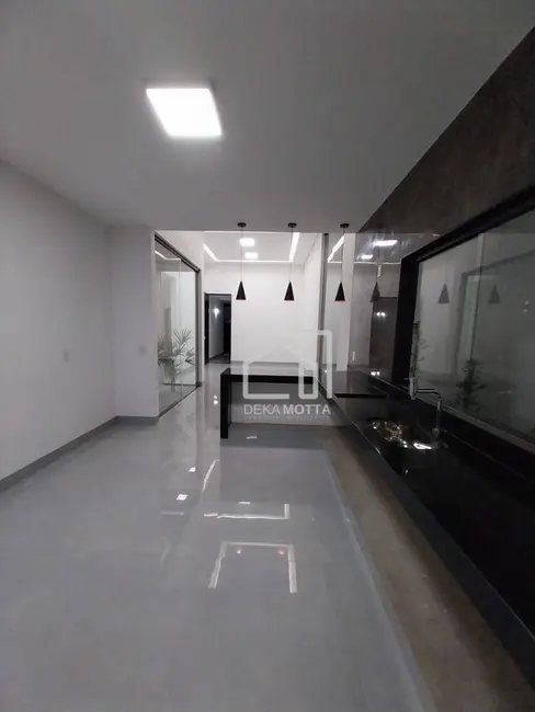 Foto 1 de Casa de Condomínio com 3 quartos à venda, 250m2 em Jardim Botânico, Uberlandia - MG
