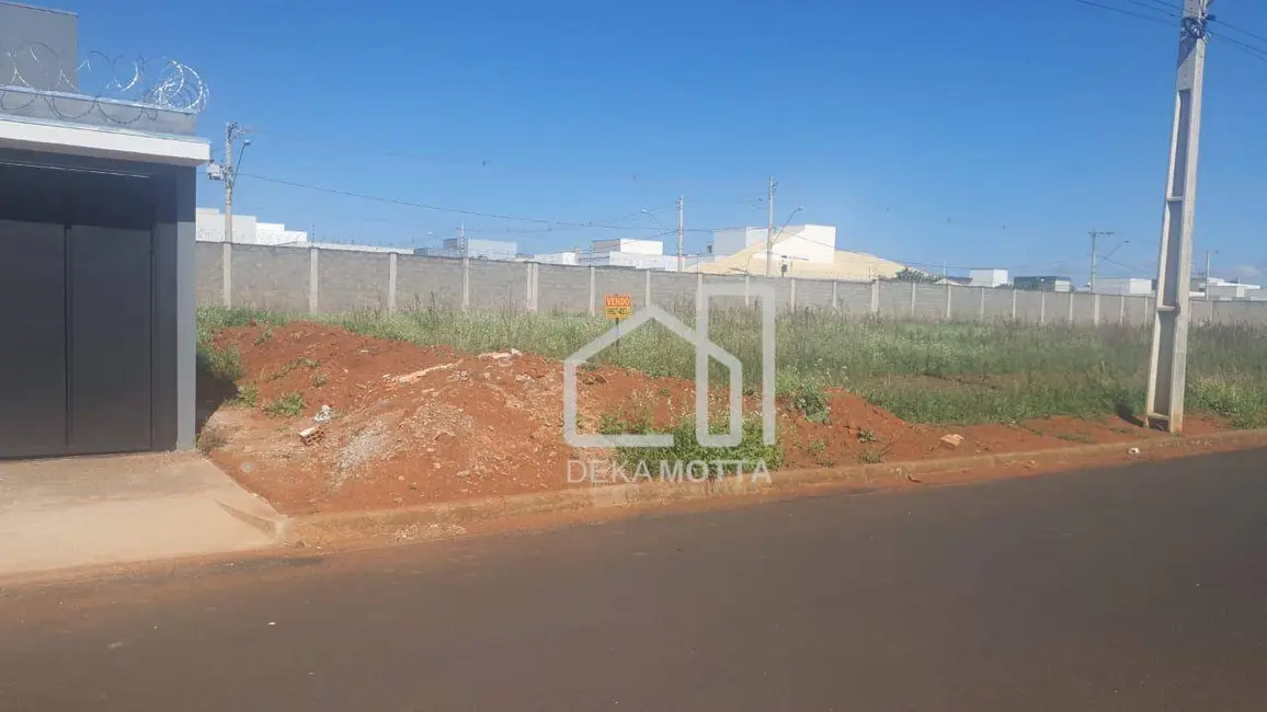 Foto 1 de Terreno / Lote à venda, 330m2 em Novo Mundo, Uberlandia - MG