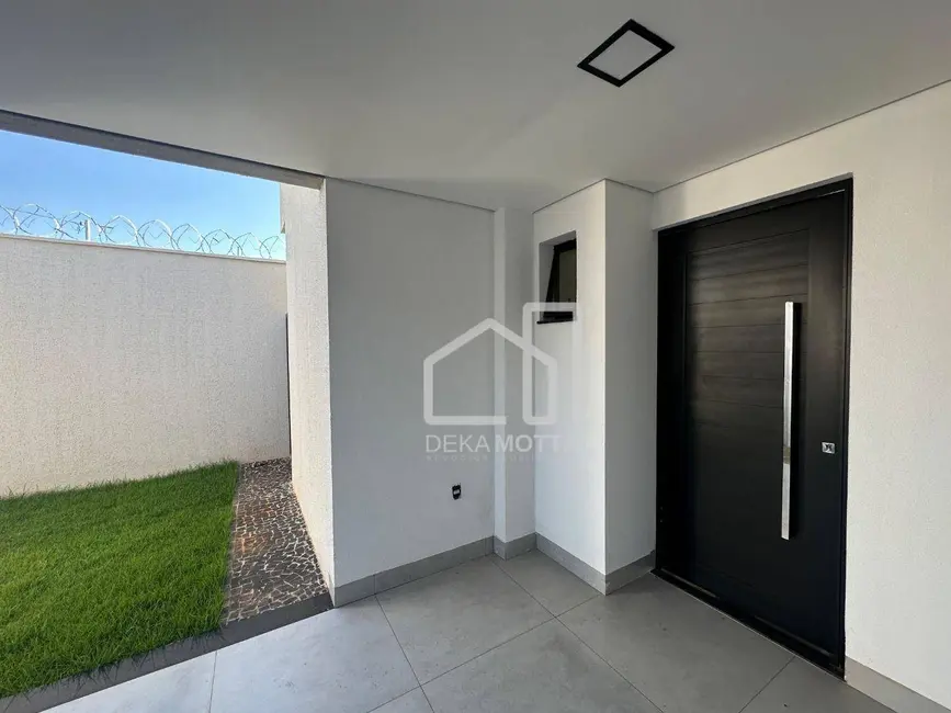 Foto 1 de Casa de Condomínio com 3 quartos à venda, 250m2 em Laranjeiras, Uberlandia - MG