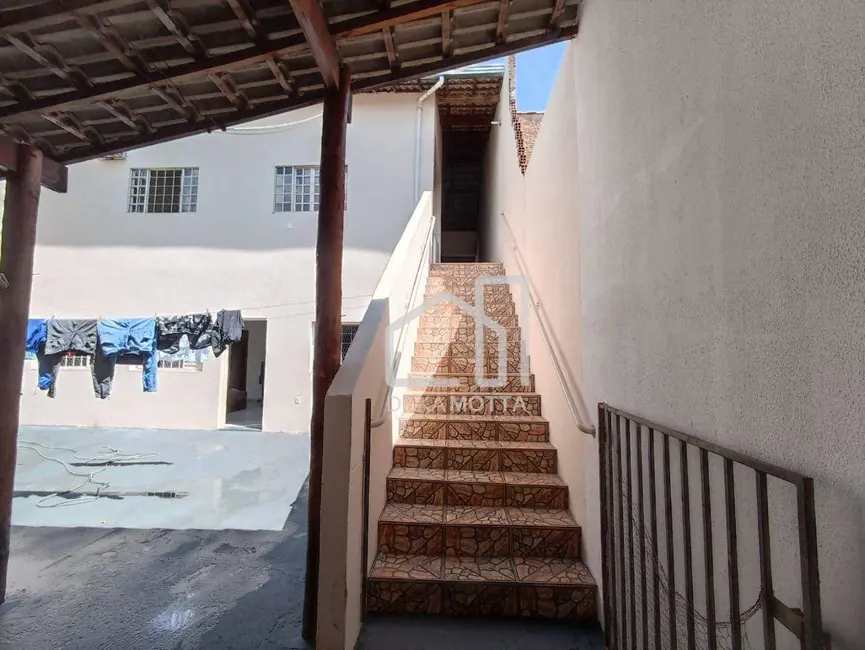 Casa de Condomínio com 5 quartos à venda, 250m2 em Jardim Patrícia, Uberlandia - MG - imagem 2 Foto 2 de Casa de Condomínio com 5 quartos à venda, 250m2 em Jardim Patrícia, Uberlandia - MG