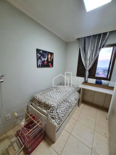 Apartamento com 4 quartos à venda, 180m2 em Santa Mônica, Uberlandia - MG - imagem 8 Foto 8 de Apartamento com 4 quartos à venda, 180m2 em Santa Mônica, Uberlandia - MG