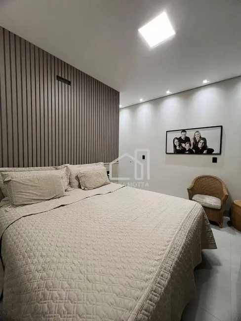 Foto 6 de Casa de Condomínio com 3 quartos à venda, 250m2 em Aclimação, Uberlandia - MG