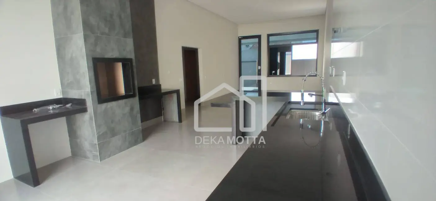 Casa de Condomínio com 3 quartos à venda, 250m2 em Jardim Ipanema, Uberlandia - MG - imagem 9 Foto 9 de Casa de Condomínio com 3 quartos à venda, 250m2 em Jardim Ipanema, Uberlandia - MG