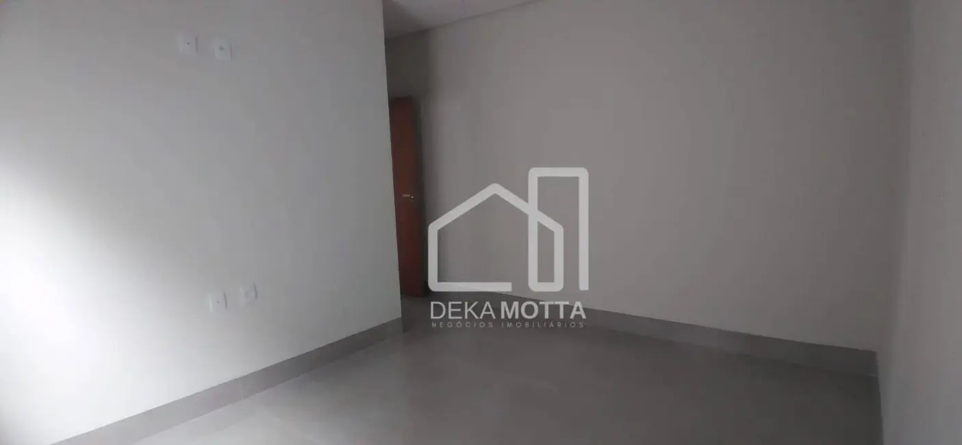 Casa de Condomínio com 3 quartos à venda, 250m2 em Jardim Ipanema, Uberlandia - MG - imagem 5 Foto 5 de Casa de Condomínio com 3 quartos à venda, 250m2 em Jardim Ipanema, Uberlandia - MG