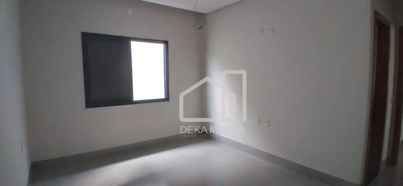 Casa de Condomínio com 3 quartos à venda, 250m2 em Jardim Ipanema, Uberlandia - MG - imagem 2 Foto 2 de Casa de Condomínio com 3 quartos à venda, 250m2 em Jardim Ipanema, Uberlandia - MG