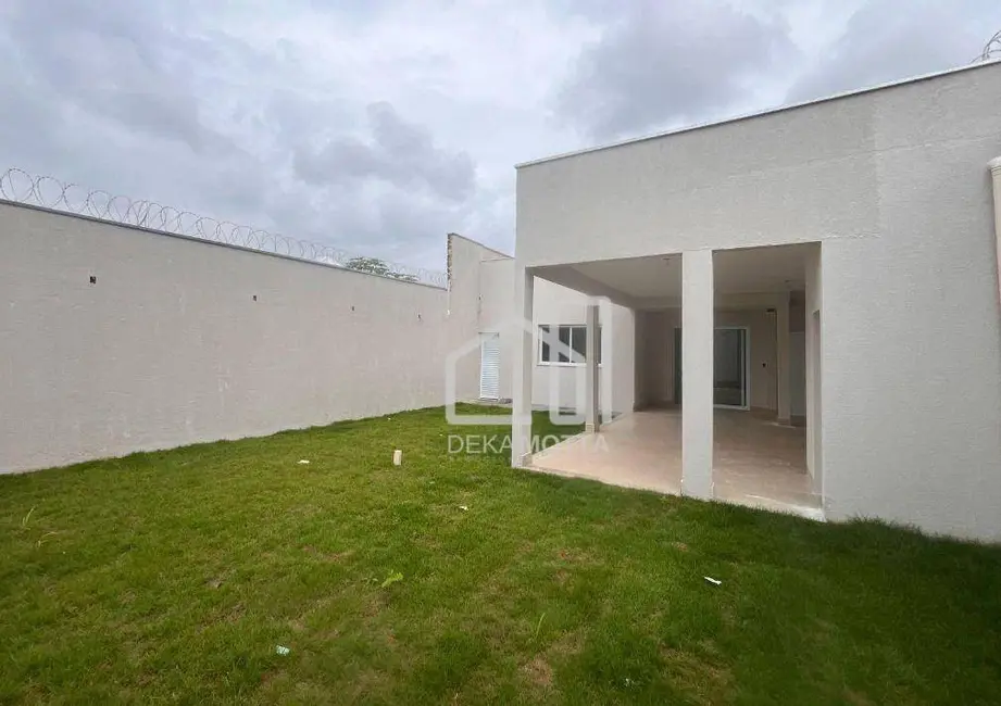 Foto 1 de Casa de Condomínio com 3 quartos à venda, 300m2 em Vigilato Pereira, Uberlandia - MG