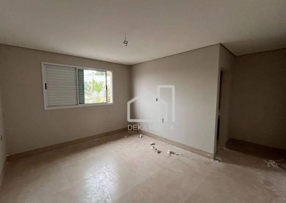 Foto 3 de Casa de Condomínio com 3 quartos à venda, 300m2 em Vigilato Pereira, Uberlandia - MG