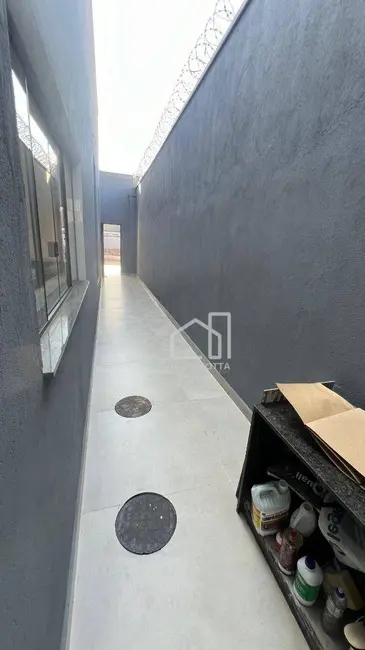 Foto 2 de Casa de Condomínio com 3 quartos à venda, 300m2 em Novo Mundo, Uberlandia - MG