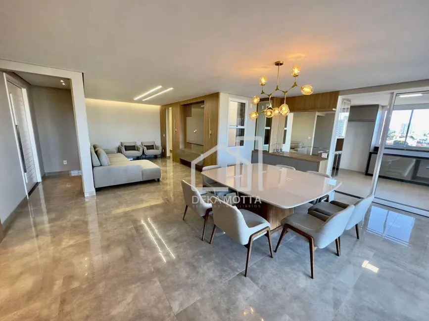 Cobertura com 3 quartos à venda, 250m2 em Uberlandia - MG - imagem 8 Foto 8 de Cobertura com 3 quartos à venda, 250m2 em Uberlandia - MG