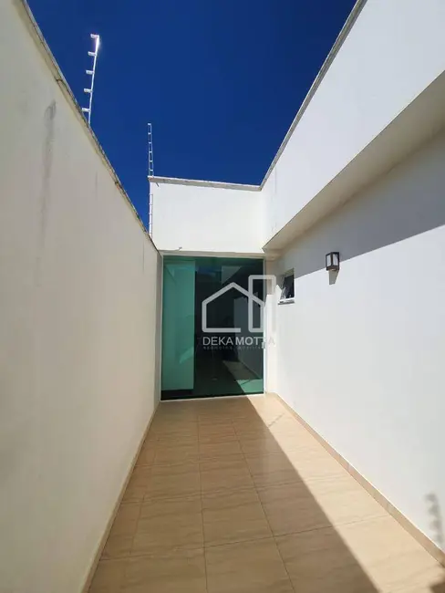 Casa de Condomínio com 3 quartos à venda, 250m2 em Alto Umuarama, Uberlandia - MG - imagem 2 Foto 2 de Casa de Condomínio com 3 quartos à venda, 250m2 em Alto Umuarama, Uberlandia - MG