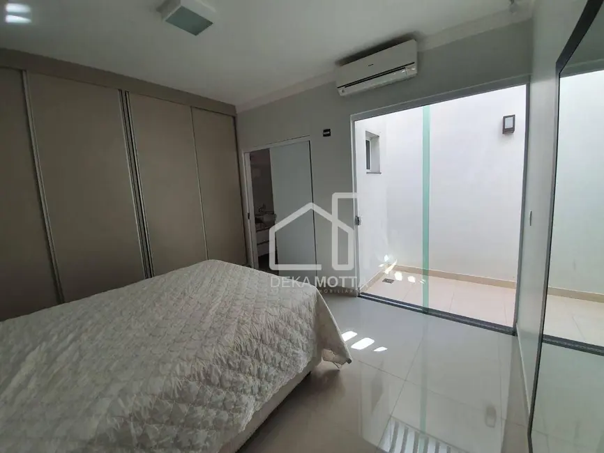 Casa de Condomínio com 3 quartos à venda, 250m2 em Alto Umuarama, Uberlandia - MG - imagem 7 Foto 7 de Casa de Condomínio com 3 quartos à venda, 250m2 em Alto Umuarama, Uberlandia - MG