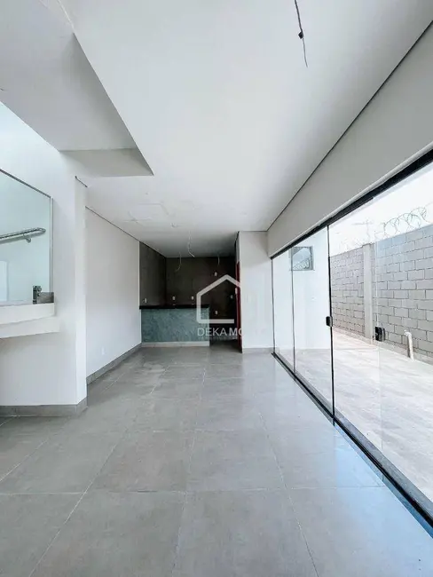 Sobrado com 2 quartos à venda, 110m2 em Novo Mundo, Uberlandia - MG - imagem 9 Foto 9 de Sobrado com 2 quartos à venda, 110m2 em Novo Mundo, Uberlandia - MG