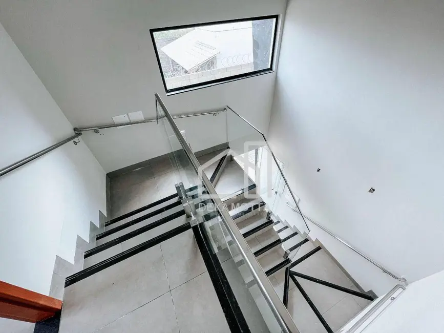 Sobrado com 2 quartos à venda, 110m2 em Novo Mundo, Uberlandia - MG - imagem 5 Foto 5 de Sobrado com 2 quartos à venda, 110m2 em Novo Mundo, Uberlandia - MG