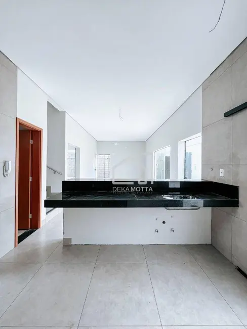 Foto 14 de Sobrado com 2 quartos à venda, 110m2 em Novo Mundo, Uberlandia - MG