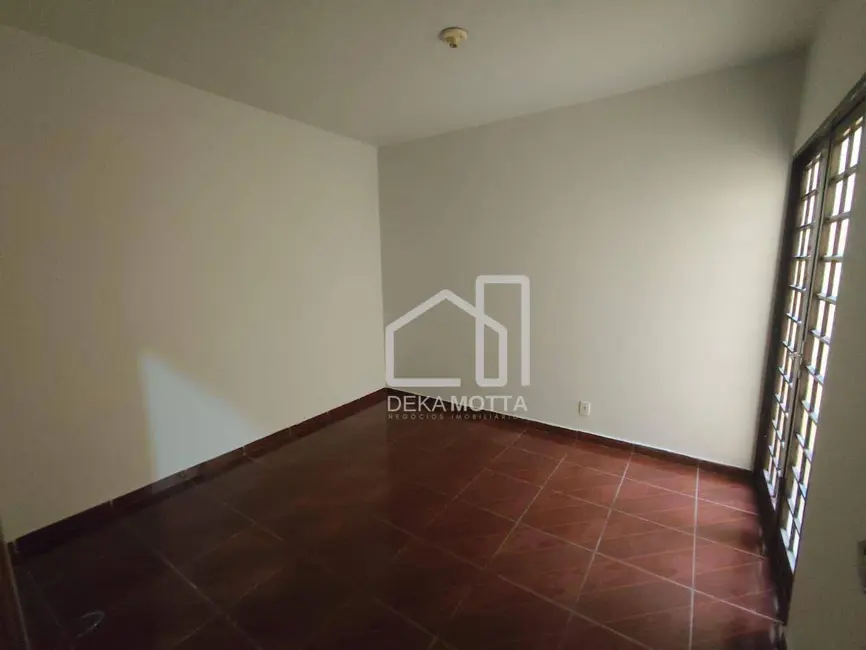 Foto 7 de Casa com 3 quartos à venda, 360m2 em Santa Mônica, Uberlandia - MG