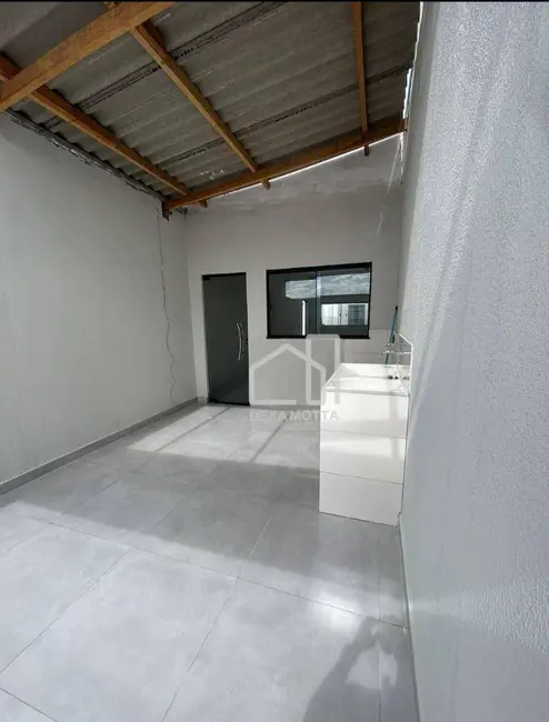 Foto 2 de Casa com 3 quartos à venda, 250m2 em Laranjeiras, Uberlandia - MG