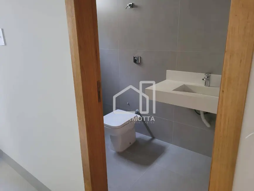 Foto 9 de Casa com 3 quartos à venda, 250m2 em Jardim Inconfidência, Uberlandia - MG