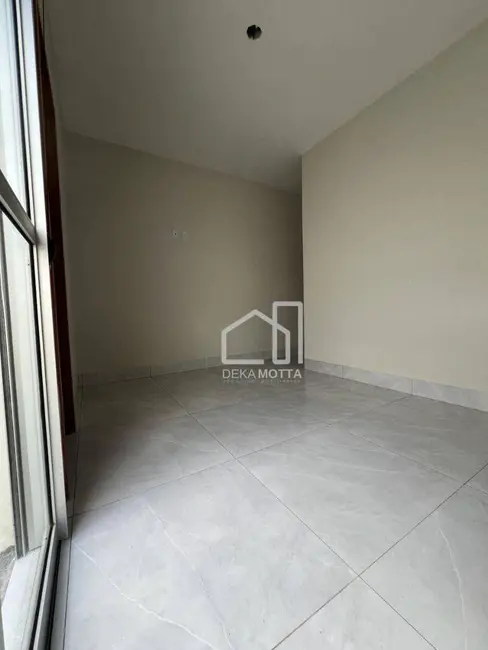 Foto 4 de Casa com 3 quartos à venda, 250m2 em Laranjeiras, Uberlandia - MG