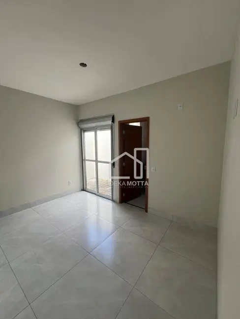 Foto 3 de Casa com 3 quartos à venda, 250m2 em Laranjeiras, Uberlandia - MG