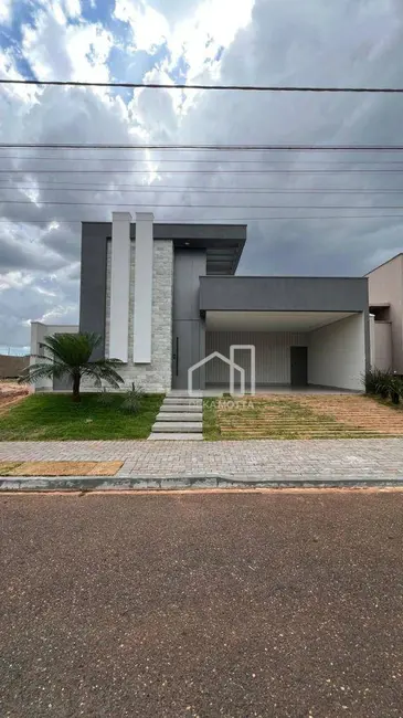 Foto 1 de Casa de Condomínio com 3 quartos à venda, 250m2 em Jardim Botânico, Uberlandia - MG