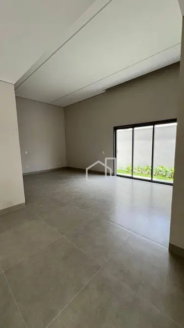 Foto 2 de Casa de Condomínio com 3 quartos à venda, 250m2 em Jardim Botânico, Uberlandia - MG