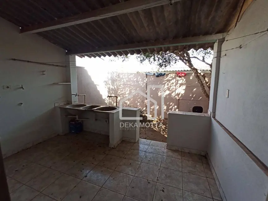 Casa com 1 quarto à venda, 360m2 em Santa Mônica, Uberlandia - MG - imagem 6 Foto 6 de Casa com 1 quarto à venda, 360m2 em Santa Mônica, Uberlandia - MG