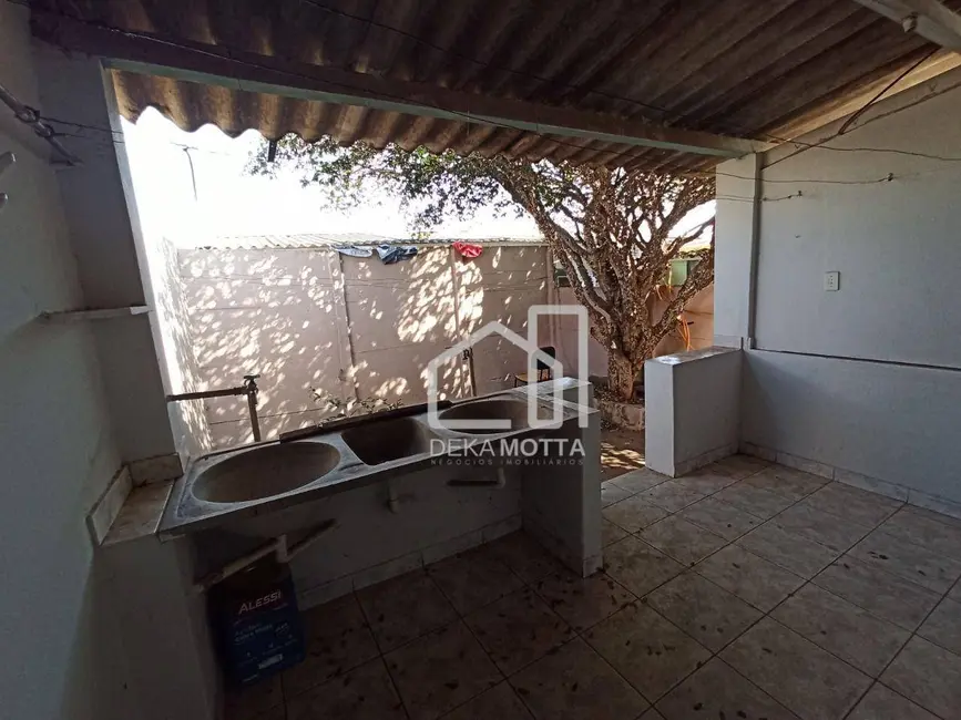 Casa com 1 quarto à venda, 360m2 em Santa Mônica, Uberlandia - MG - imagem 5 Foto 5 de Casa com 1 quarto à venda, 360m2 em Santa Mônica, Uberlandia - MG