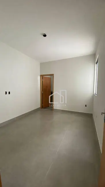 Foto 8 de Casa com 2 quartos à venda, 116m2 em Jardim Ipanema, Uberlandia - MG