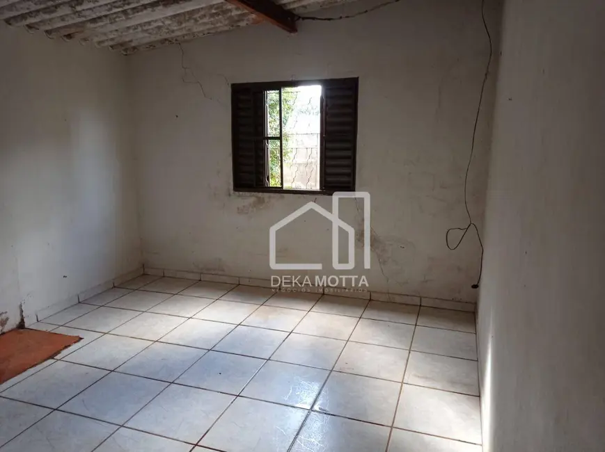 Foto 4 de Casa com 3 quartos à venda, 1000m2 em Morada Nova, Uberlandia - MG