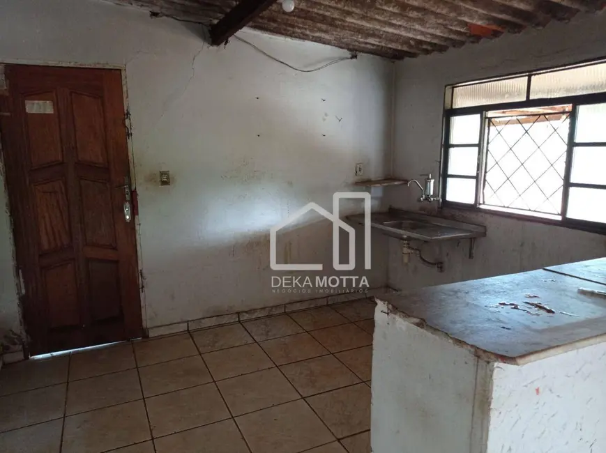 Foto 5 de Casa com 3 quartos à venda, 1000m2 em Morada Nova, Uberlandia - MG