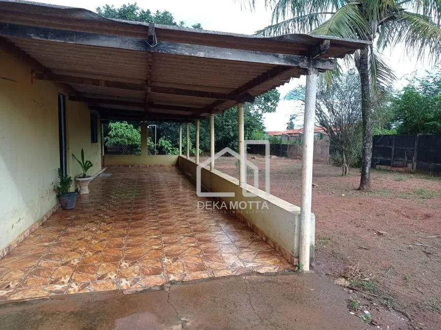Foto 1 de Casa com 3 quartos à venda, 1000m2 em Morada Nova, Uberlandia - MG