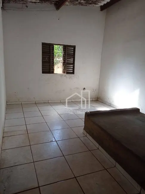 Foto 3 de Casa com 3 quartos à venda, 1000m2 em Morada Nova, Uberlandia - MG