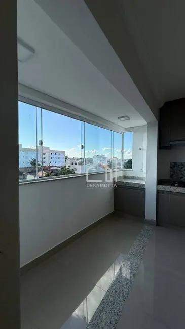 Foto 2 de Apartamento com 2 quartos à venda, 55m2 em Tubalina, Uberlandia - MG