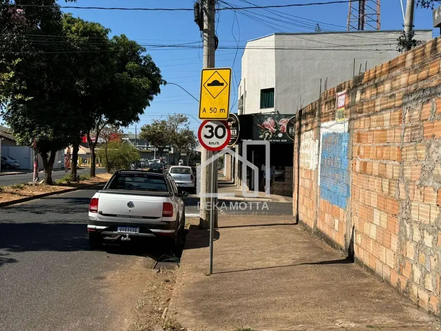 Foto 3 de Terreno / Lote à venda, 252m2 em Jardim Europa, Uberlandia - MG