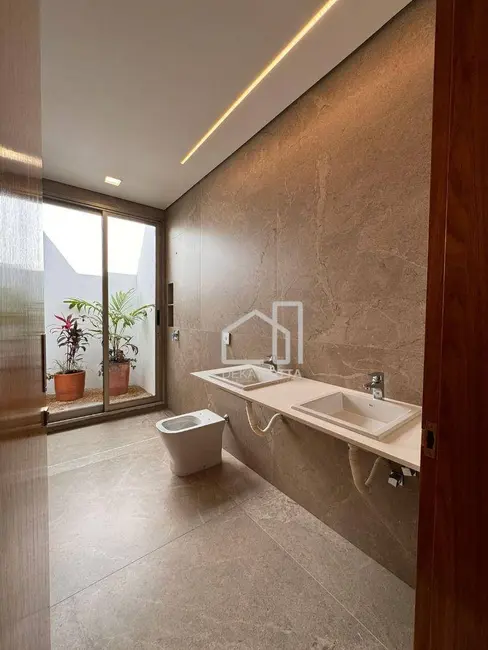 Casa com 4 quartos à venda, 472m2 em Uberlandia - MG - imagem 2 Foto 2 de Casa com 4 quartos à venda, 472m2 em Uberlandia - MG