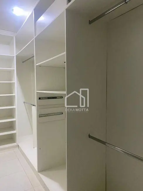 Foto 2 de Casa com 3 quartos à venda, 400m2 em Presidente Roosevelt, Uberlandia - MG