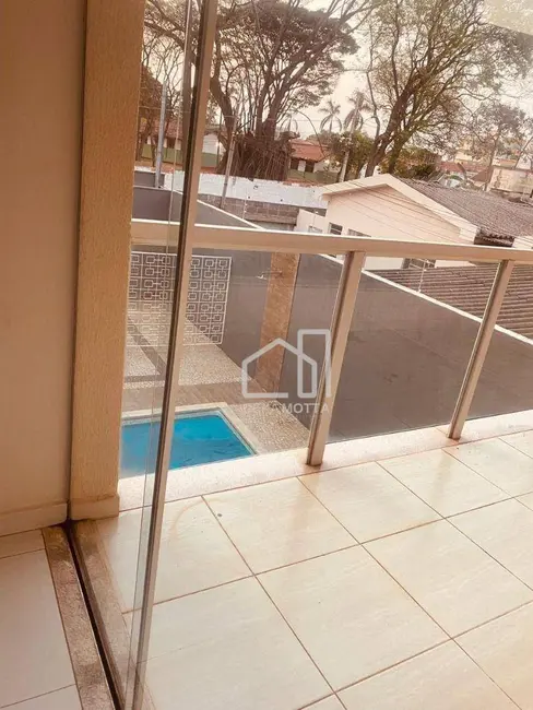 Foto 8 de Casa com 3 quartos à venda, 400m2 em Presidente Roosevelt, Uberlandia - MG