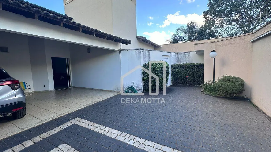 Foto 1 de Casa com 4 quartos à venda, 335m2 em Jardim Karaíba, Uberlandia - MG