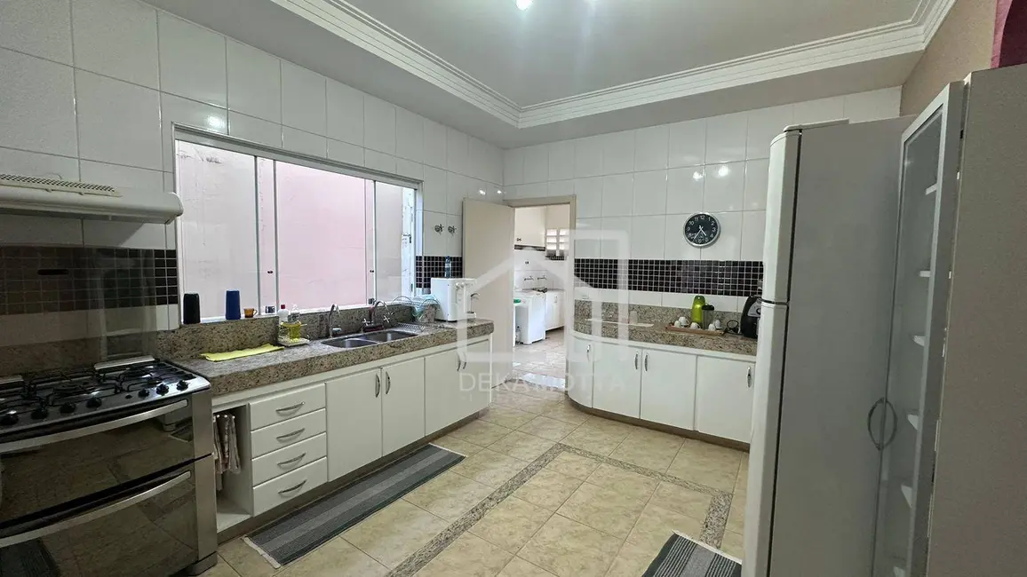 Foto 6 de Casa com 4 quartos à venda, 335m2 em Jardim Karaíba, Uberlandia - MG