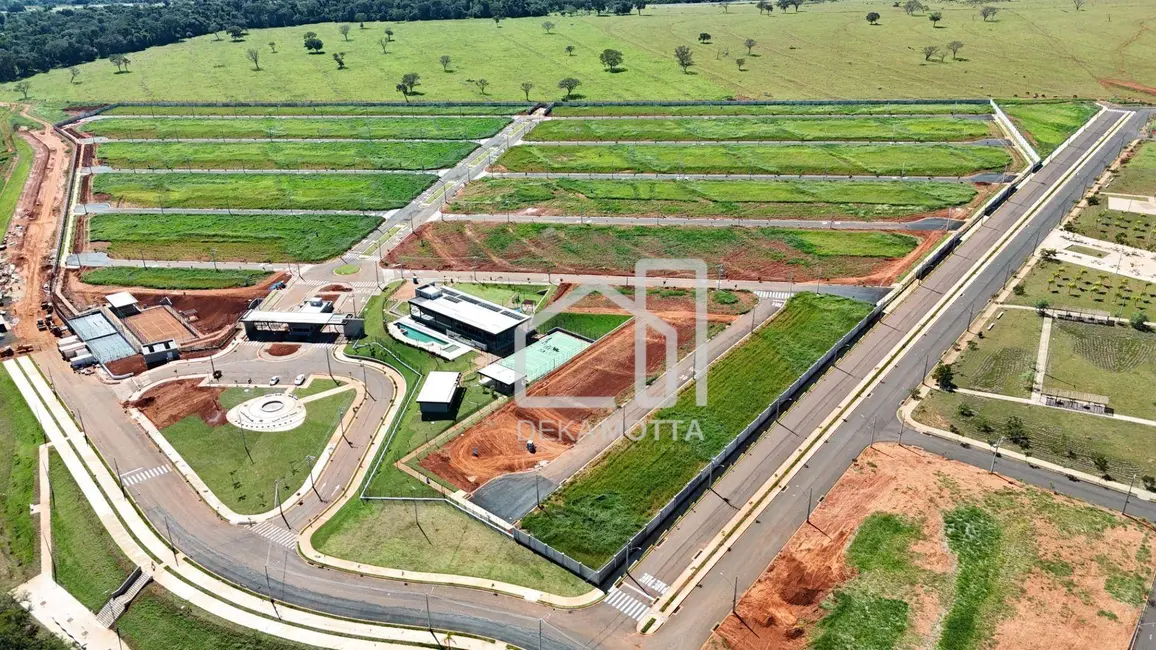 Foto 1 de Terreno / Lote à venda, 264m2 em Uberlandia - MG
