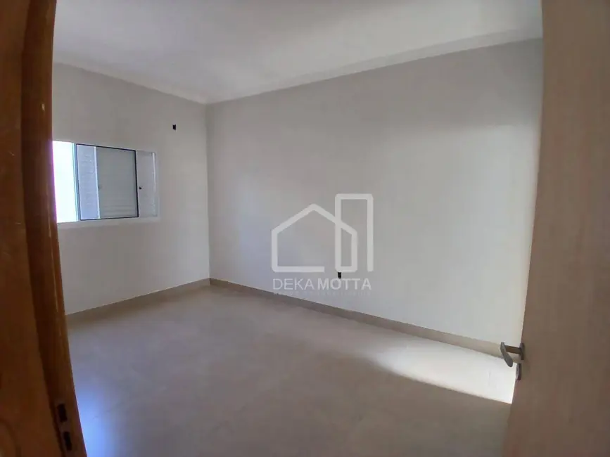 Foto 4 de Casa com 3 quartos à venda, 250m2 em Laranjeiras, Uberlandia - MG