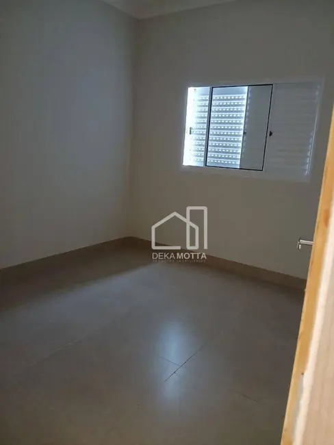 Foto 2 de Casa com 3 quartos à venda, 250m2 em Laranjeiras, Uberlandia - MG