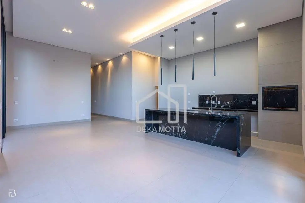 Foto 2 de Casa de Condomínio com 4 quartos à venda, 420m2 em Laranjeiras, Uberlandia - MG