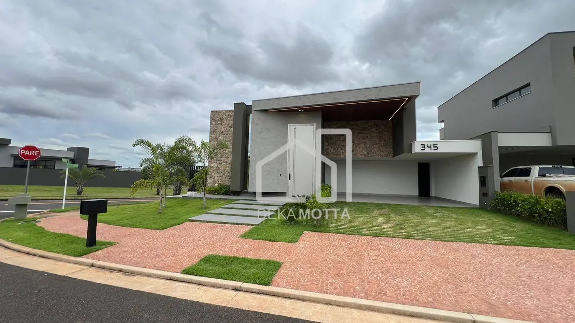 Foto 1 de Casa de Condomínio com 3 quartos à venda em Granja Marileusa, Uberlandia - MG