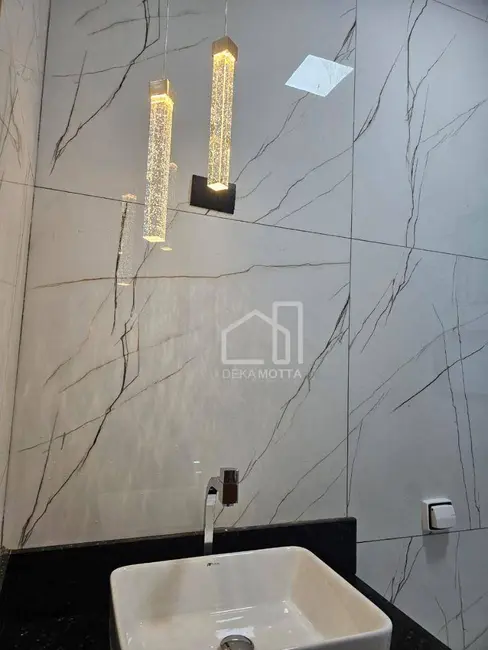 Foto 3 de Casa com 3 quartos à venda, 250m2 em Jardim Brasília, Uberlandia - MG