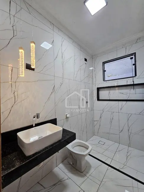 Foto 9 de Casa com 3 quartos à venda, 250m2 em Jardim Brasília, Uberlandia - MG