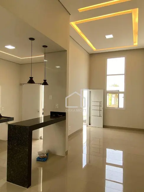 Foto 1 de Casa com 3 quartos à venda, 150m2 em Segismundo Pereira, Uberlandia - MG