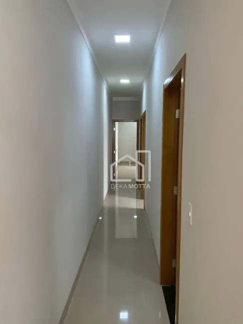 Foto 2 de Casa com 3 quartos à venda, 150m2 em Segismundo Pereira, Uberlandia - MG